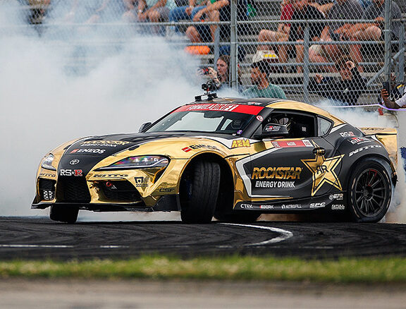 Steph Papadakis Feat